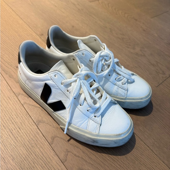 Veja Camp Sneakers - white and black - Picture 3 of 7
